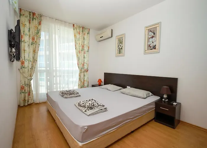 Santa Cruz * بورغاس